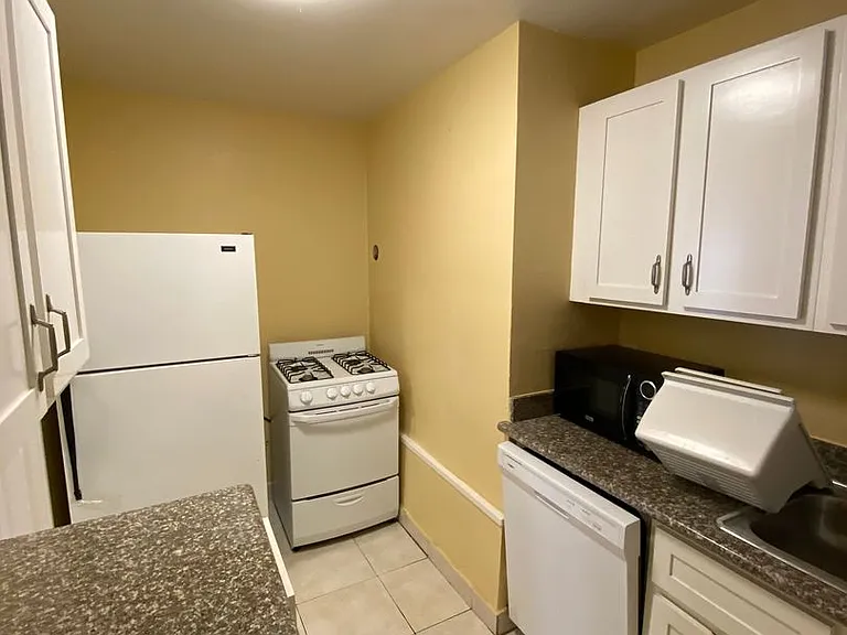 480 37th Street — Photo 3