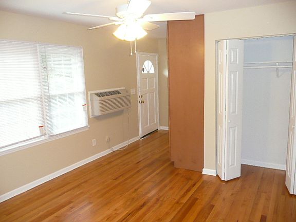 4th image of 206 Andrews Ln #1