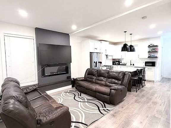 5th image of 27640 Lantern Ave #12