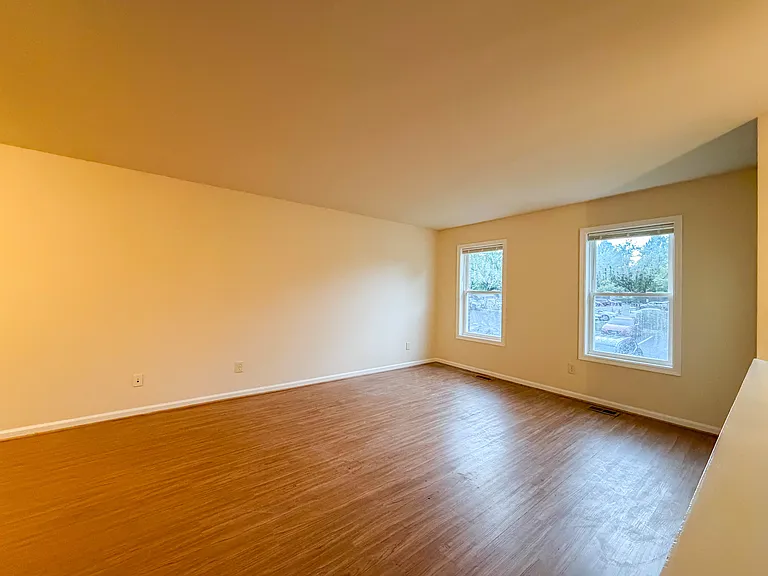 2407 Vineyard Ln — Photo 7