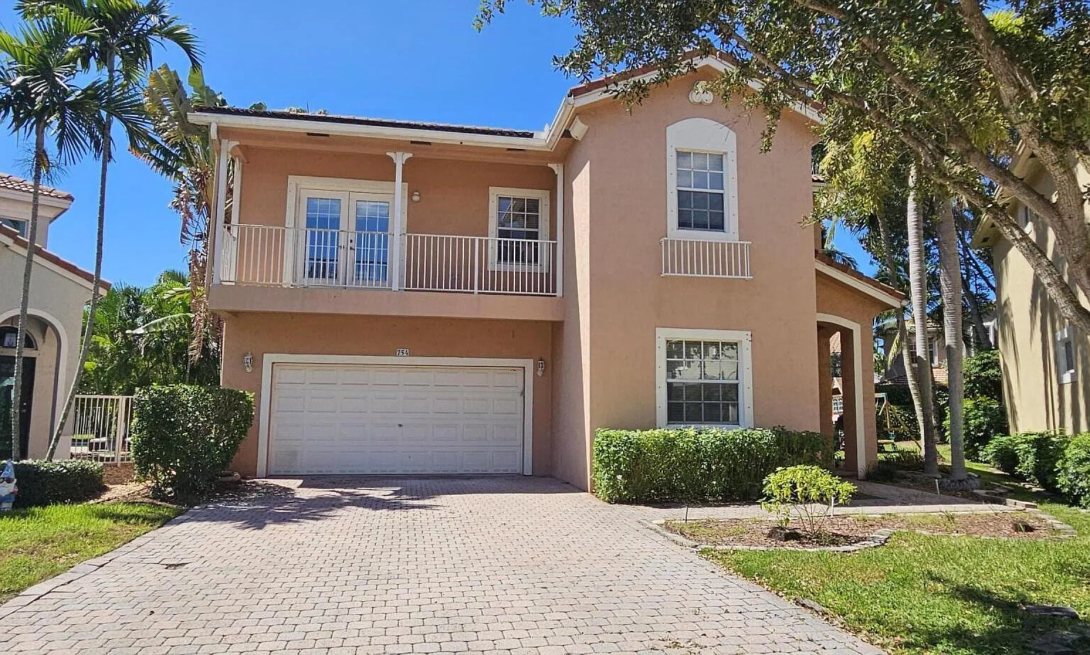 5 bed, 3.0 bath, 2476 sqft, $4,600 — Photo 1