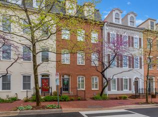 1719 Potomac Greens Dr, Alexandria, VA 22314
