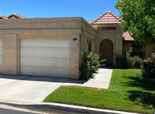 19029 Elm Dr, Apple Valley, CA 92308