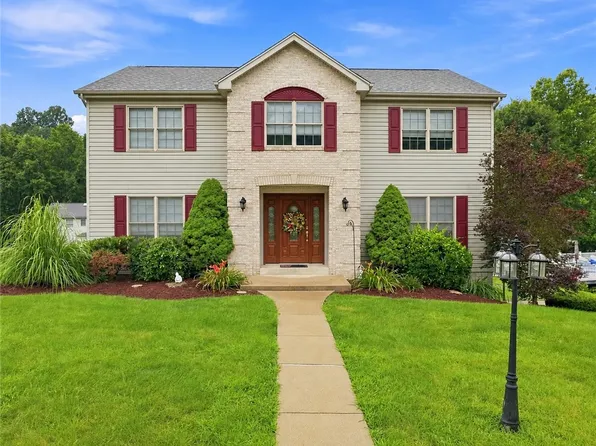 212 Apple Hill Dr, Delmont, PA 15626