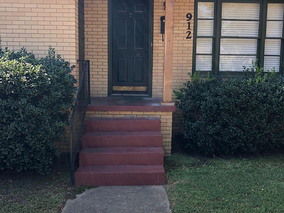 2nd image of 912 W Rusk St