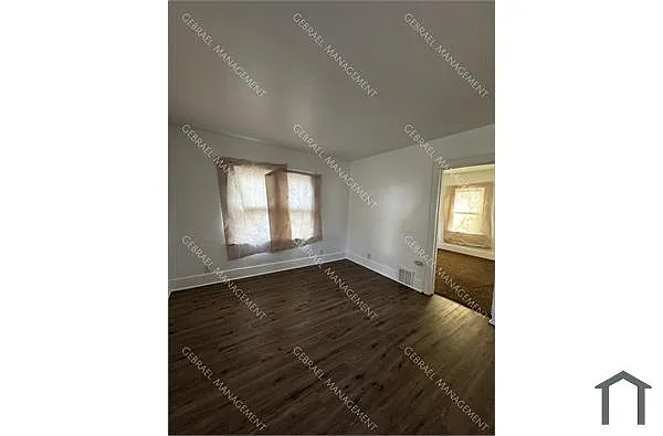 Building Photo - 2423 Raskob St