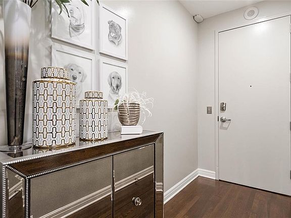 4th image of 1101 Walnut St Unit 1601