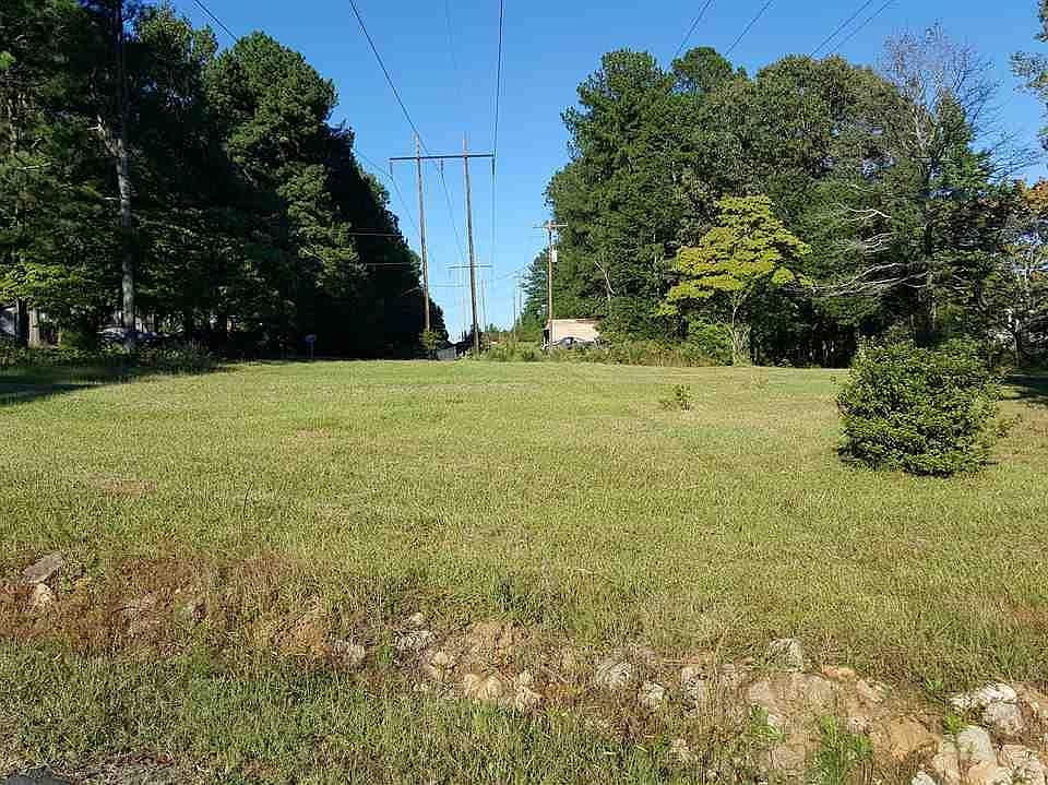 2nd image of 513 Dogwood Rd