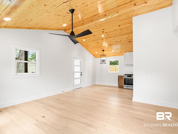 5th image of 502 Horton Ln