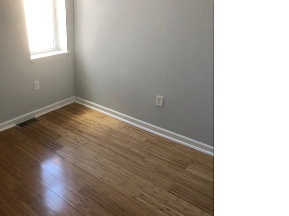 5th image of 2312 N Beechwood St