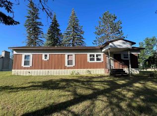 W9469 Whispering Pines Rd, Menominee, MI 49858