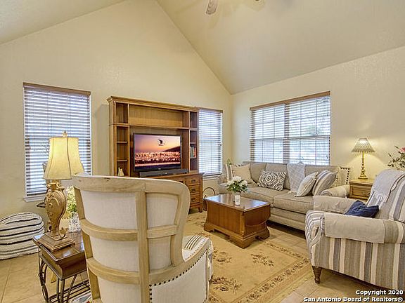 4th image of 1111 Iris Crescent Dr