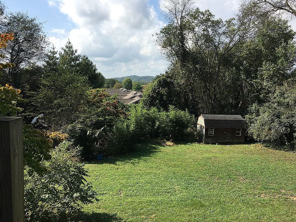 2nd image of 1127 E Red Bud Rd