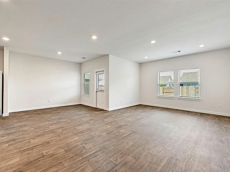 313 Merriman Rd — Photo 11