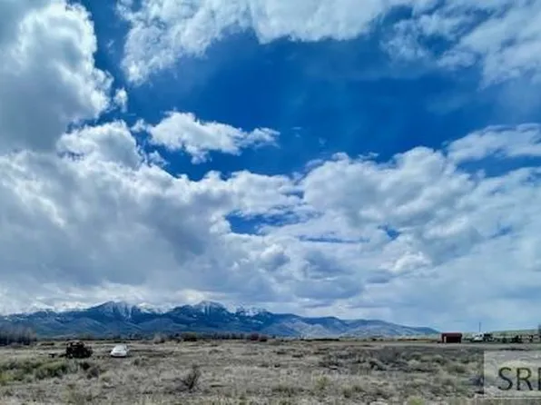 125 Crows Nest Loop, Mackay, ID 83251