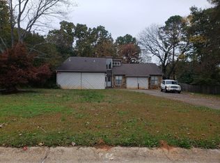 340 Leigh Kay Dr, Lawrenceville, GA 30046