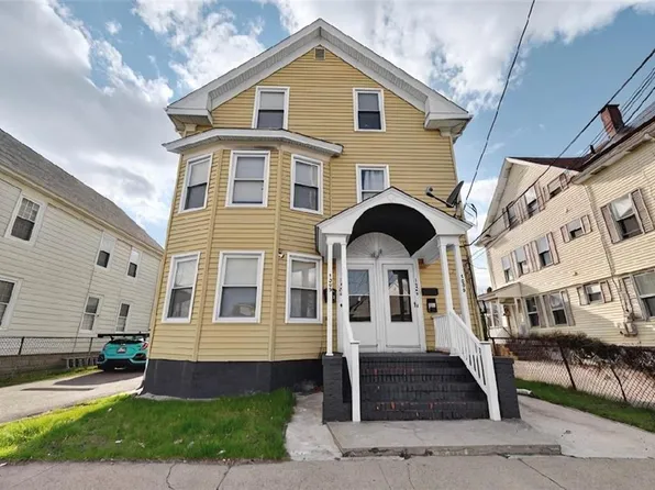 1322 Newport Ave, Pawtucket, RI 02861