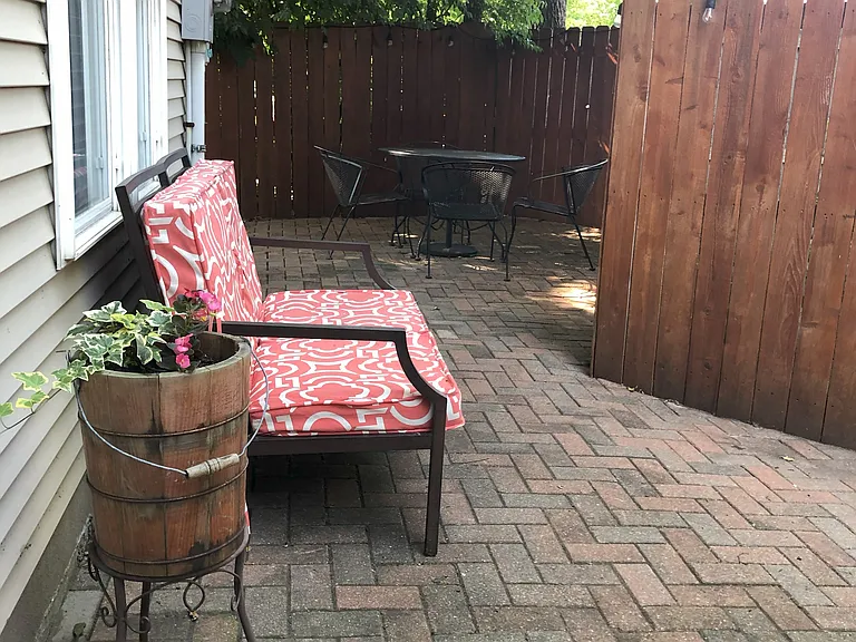 841 W Maxwell St — Photo 10