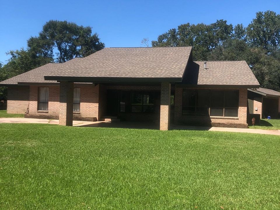 1st image of 17 Duperier Oaks Dr