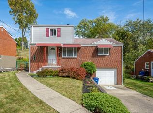 236 Meadowdell Dr, Pittsburgh, PA