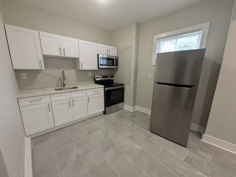227 Ferry St #1A — Photo 1
