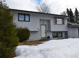 207 Sterling Ct, Kenai, AK 99611
