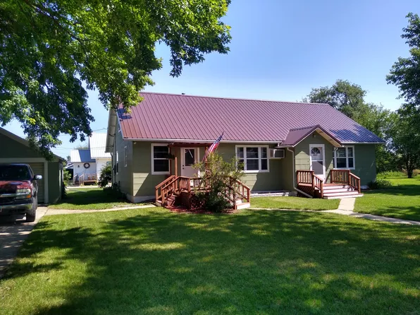 501 W Maple St, Parkston, SD 57366