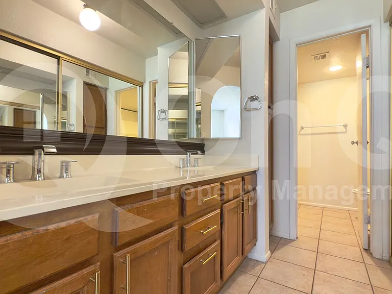1905 E University Dr #F124 — Photo 13