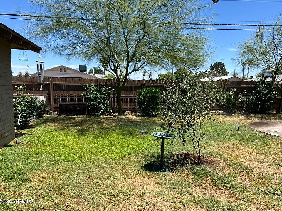 2nd image of 2301 W CHEERY LYNN Road