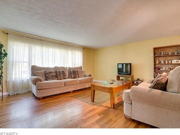 2nd image of 308 N Hambden St