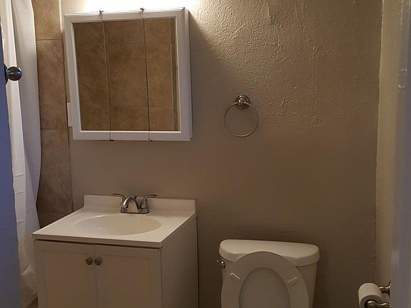 4th image of 1220 Sacramento Ave APT 5