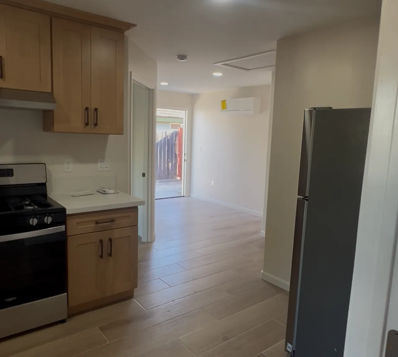 2 bed, 569 sqft, $2,750 — Photo 2