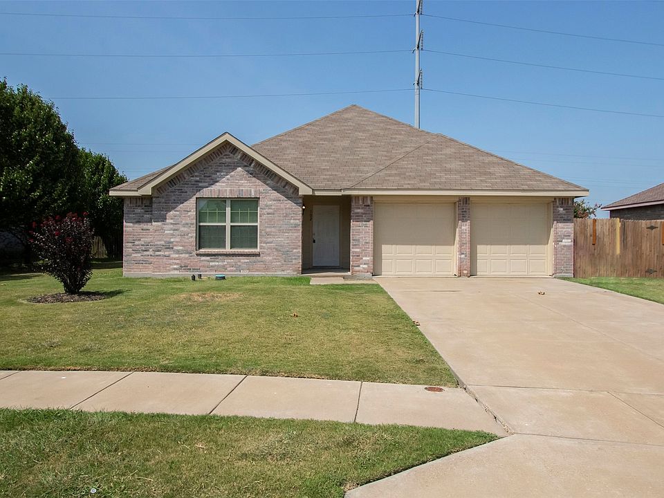 1st image of 102 Pinto Dr