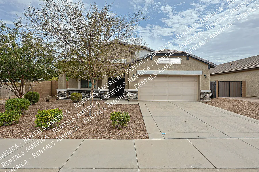 Beautiful 3 Bedroom Home! — Photo 2