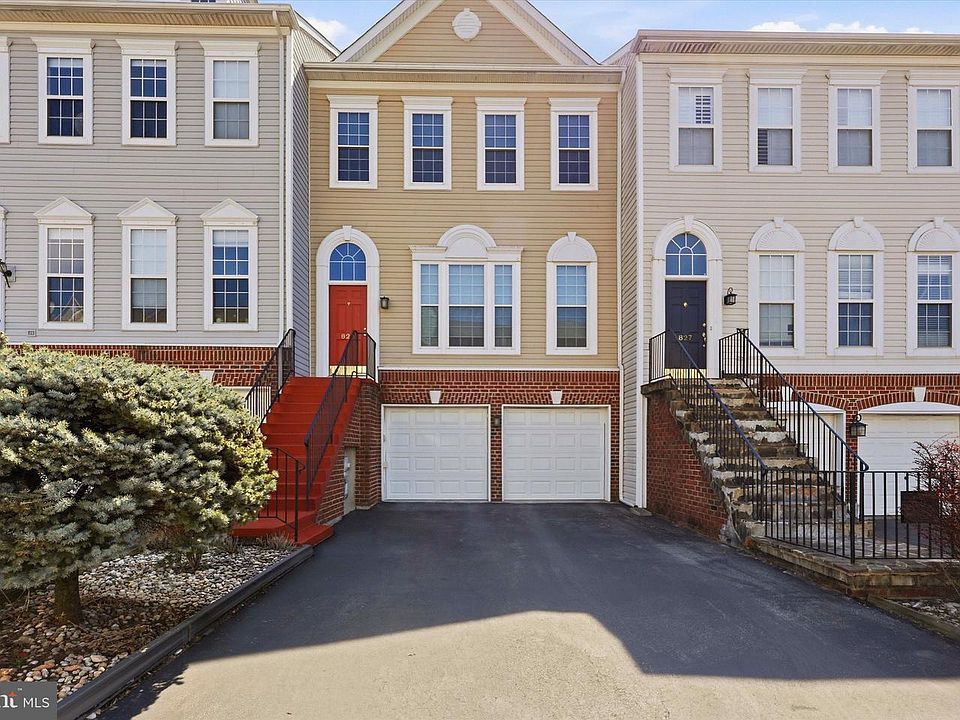 1st image of 825 W Boxborough Dr