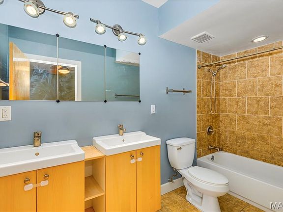 2nd image of 4228 McPherson Ave APT 114
