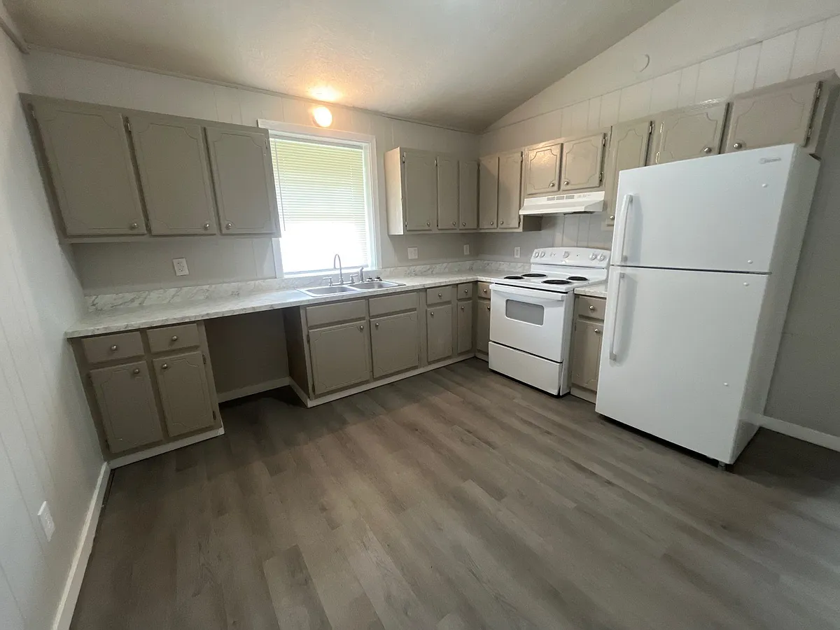 Building Photo - 44 Marlow Dr #L