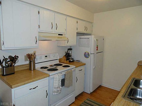 2nd image of 1022 Still Harbor Cir