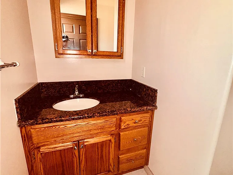 5425 Buchanan St — Photo 11
