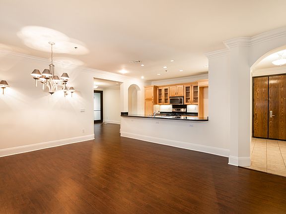 5th image of 10305 Almayo Ave APT 404