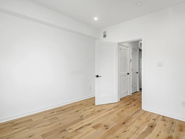 1246 N Front St #2 — Photo 9