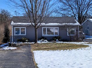 5710 Fox Lake Rd, McHenry, IL 60051