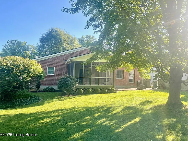 106 Spruce Ln — Photo 21
