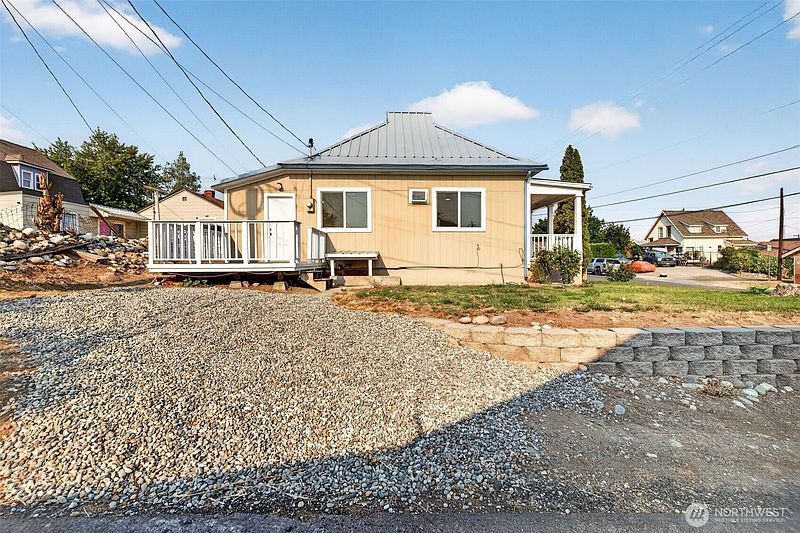 4th image of 617 3rd Street