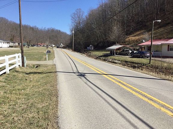 Exterior Neighborhood (street photo)