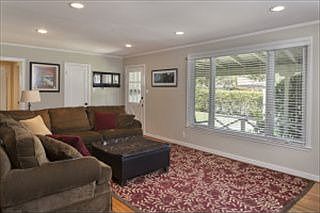 4th image of 133 E Alamar Ave