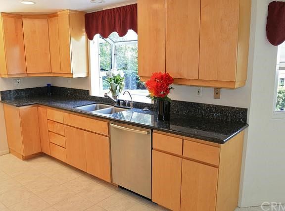 5th image of 2621 Woodstock Ln