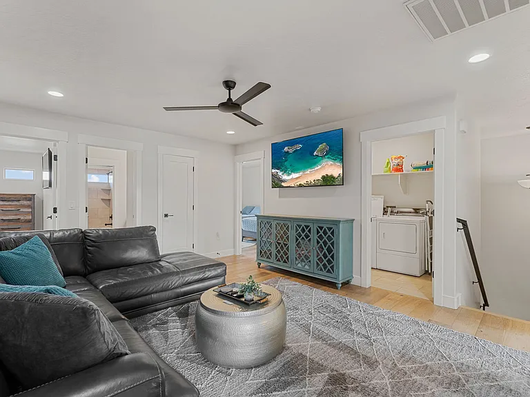 466 N Ventura Ln #47 — Photo 16