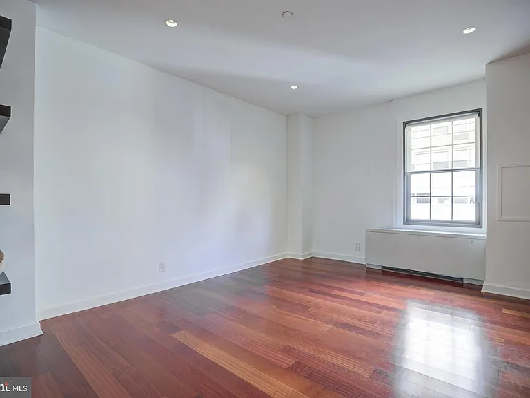 219 S 18th St #29-1602 — Photo 1