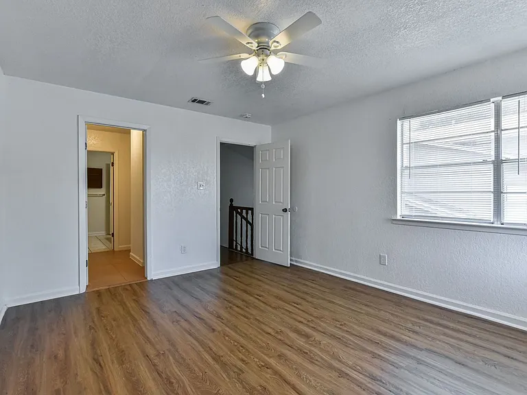 1128 Royal Crest Dr — Photo 19